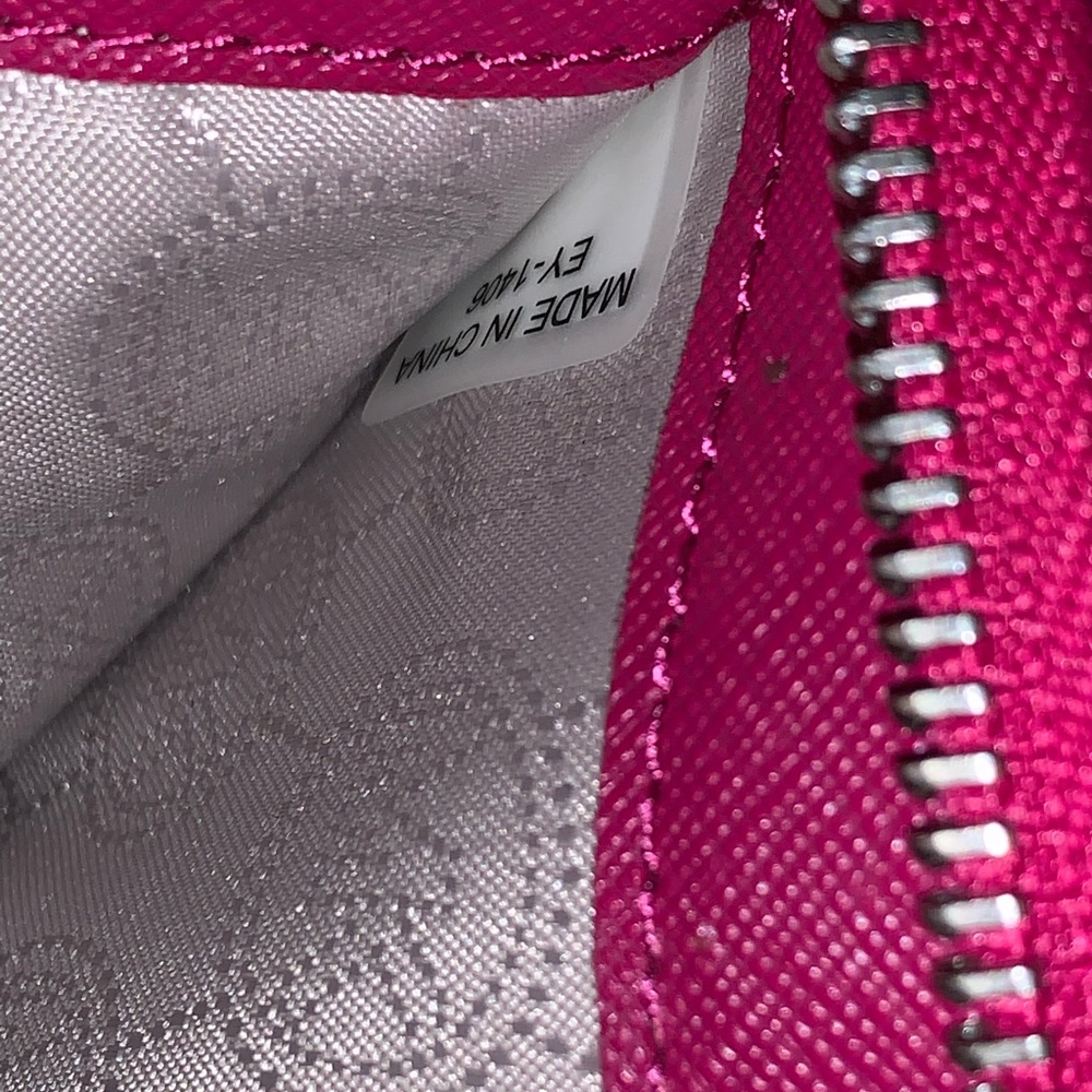 🌸Michael Kors Pink Wallet 🌸 - Picture 6 of 8